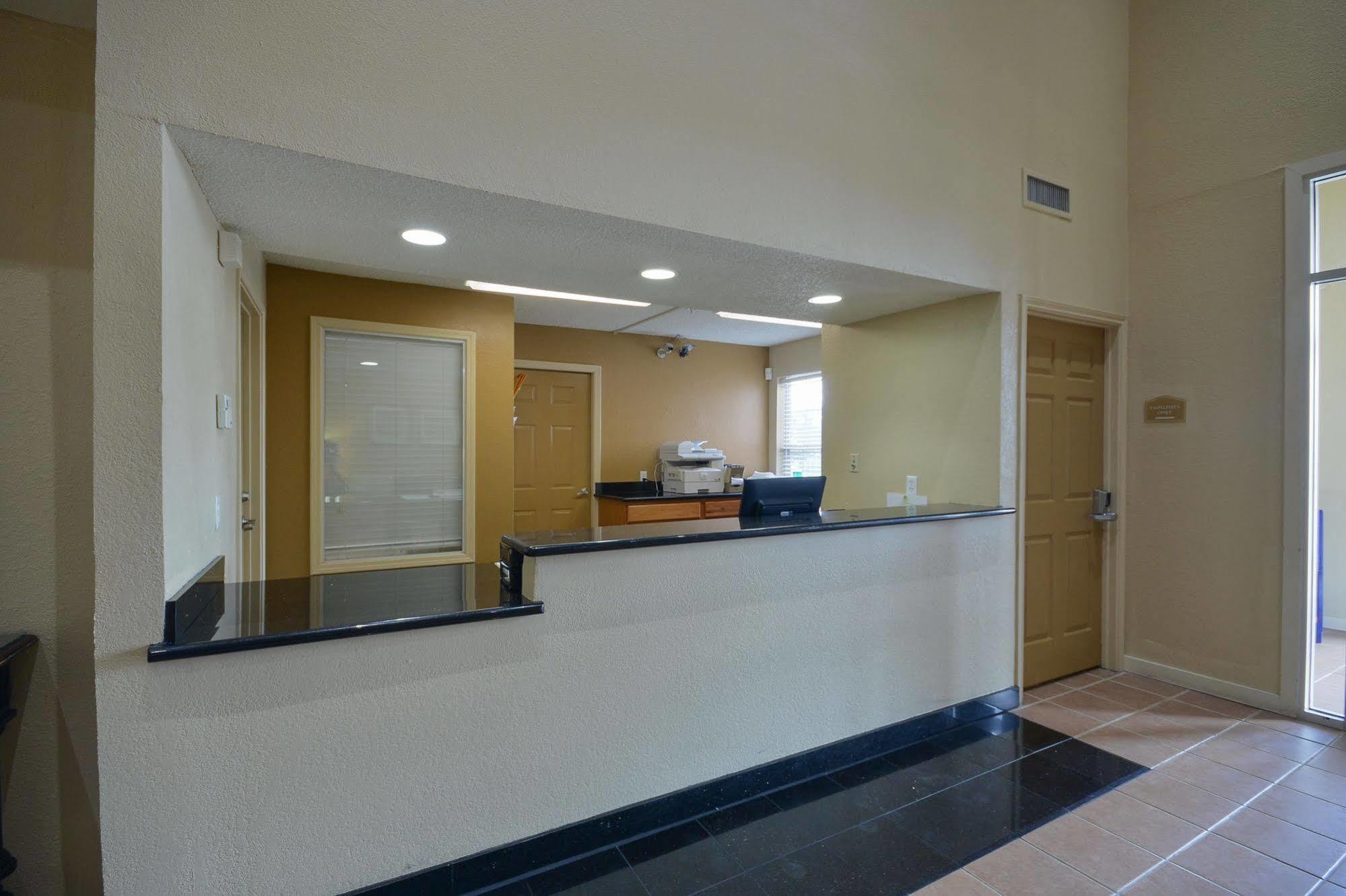 Intown Suites Extended Stay Select Houston Tx - Brookhollow ภายนอก รูปภาพ